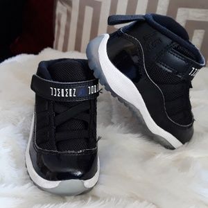 Michael Jordan's  tennis shoes size 5